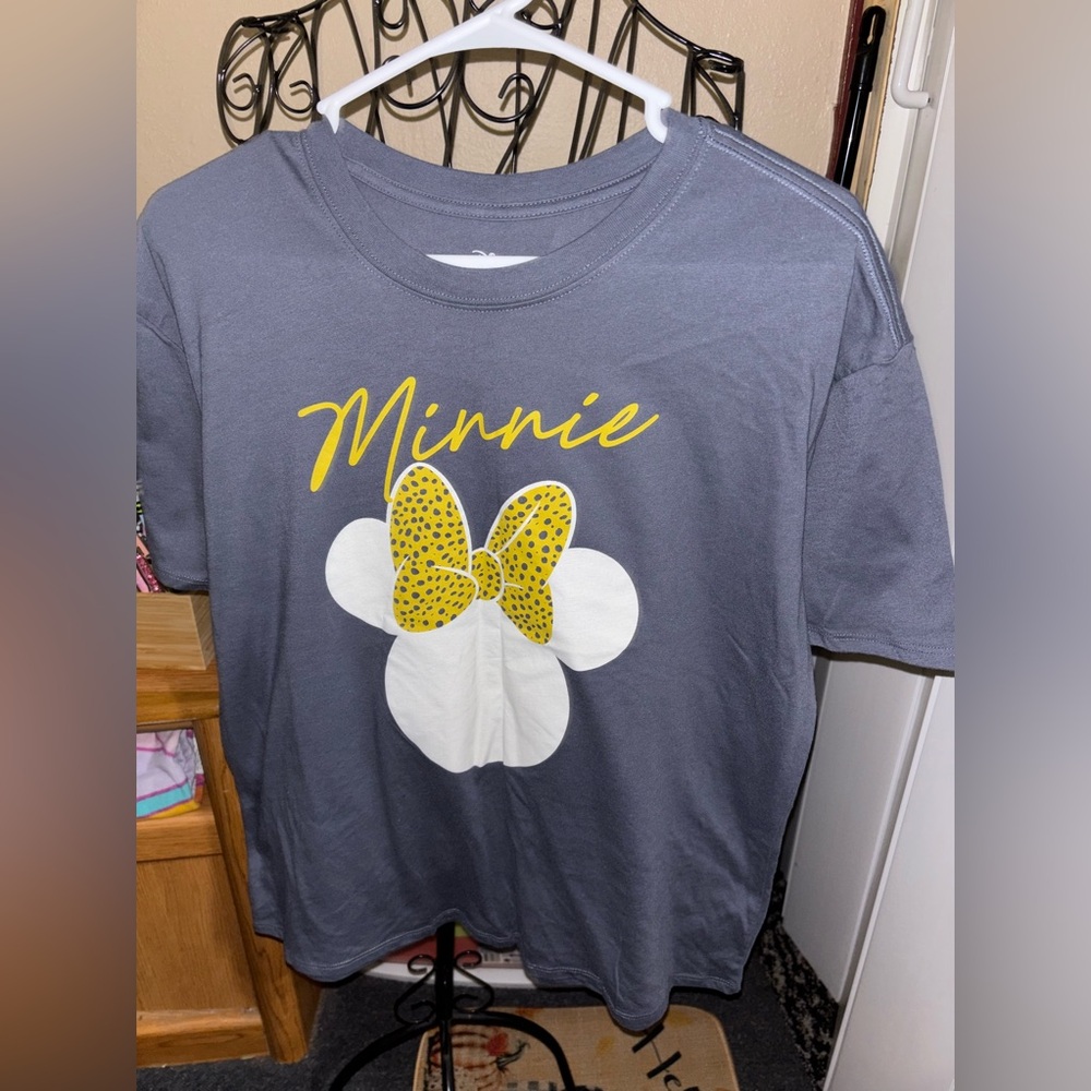 Disney women’s plus size bow tee size XXL(19) JRS..(NWOT)